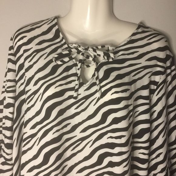 Zebra  Plus Size Blouse - Picture 5 of 6